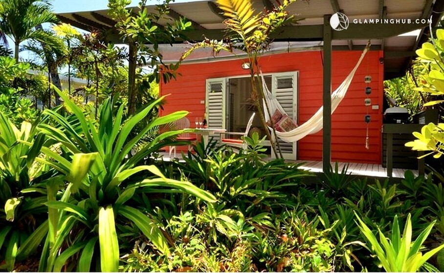Glamping in beachfront huts, Queensland